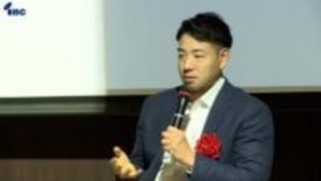 読書感想文コンクールの表彰式　選考に加わる菊池雄星投手がサプライズで登場　岩手