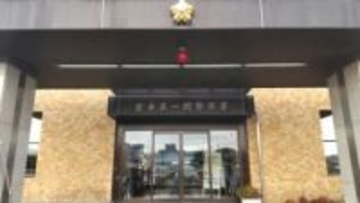 信号のない横断歩道を渡っていた80歳女性が軽トラックにはねられ死亡　警察は運転していた50代男性に話を聞き原因を捜査　岩手・一関市