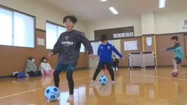 幼児から小学6年生20人がサッカー体験　女子クラブチーム選手講師に　気軽にスポーツ親しむイベントで　岩手・奥州市