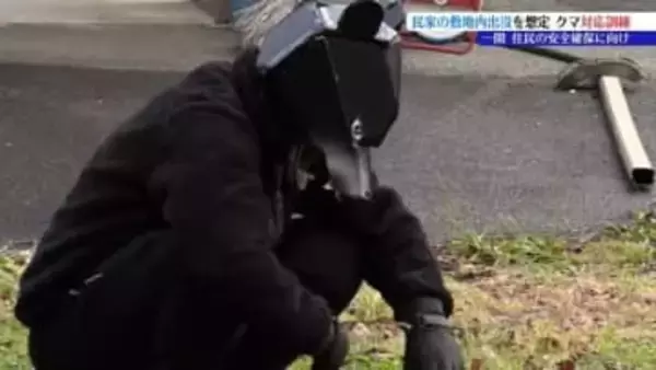 民家の敷地内で柿を食べに来た個体がその場にとどまったあと近くの畑に出没した想定でクマの出没対応訓練　緊急銃猟についても猟友会と確認　岩手