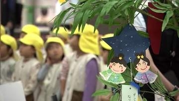 「とびばこ8段とべますように」盛岡駅に園児たちが七夕の飾りつけ行う　岩手