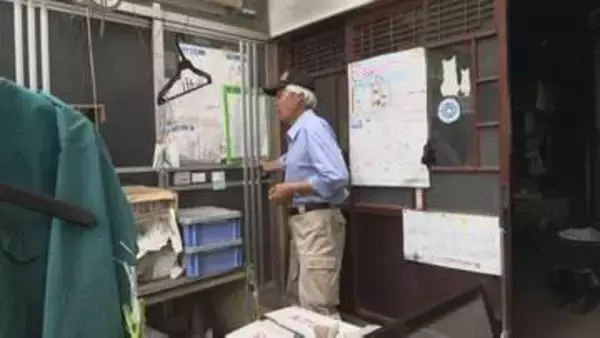 “クマと2、30秒間引き戸越しに格闘”　買い物から帰ると父親の寝室からクマ顔出す　袋入りクラッカーやかつお節が食い荒らされる　同じ家に1週間で3日出没　岩手・雫石
