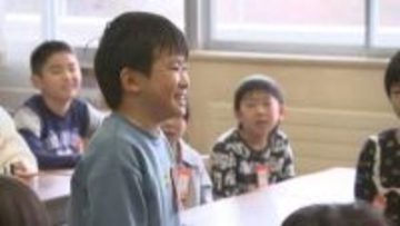県内の公立小学校で始業式　新しい担任のもとでホームルーム行われ、児童らが元気いっぱい自己紹介　盛岡市