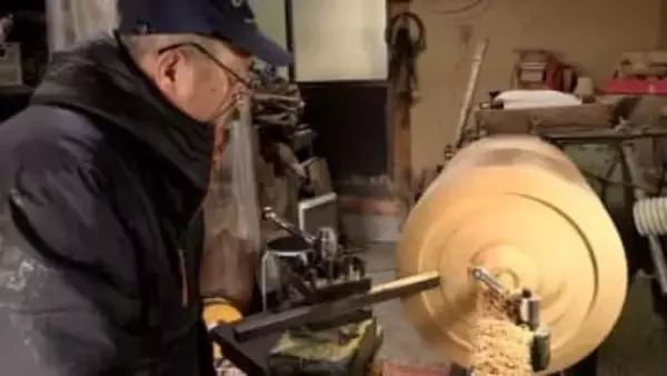 「伝統的な正月文化を守るためにこれからも作り続けたい」地元・気仙の木を生かした臼づくり最盛期　岩手