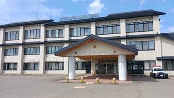 山林でクマ2頭と出くわし襲われる　山菜採りに行く途中の84歳女性　自力で帰宅　同居家族がけがに気づき病院へ　秋田・羽後町