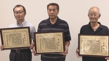 ウニの口開けを待つ漁船が転覆、男性が海に投げ出されたが近くで操業していた漁船が救助　釜石海保が救助した漁業者を表彰　岩手