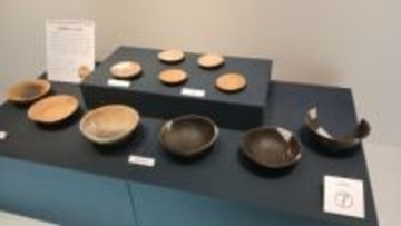 学芸員、調査員たちこだわりの出土品を見て来館者が投票　盛岡市・遺跡の学び館で「推し資料総選挙2025」開催　岩手