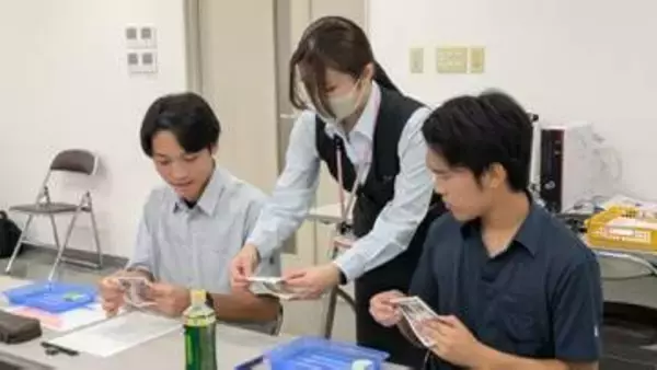 「学校では味わえない面白さ」　高校生が盛岡信用金庫でインターン体験　お札の数え方も実践　岩手