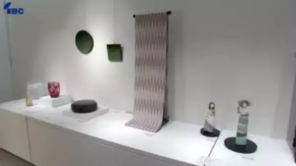 クリスマス、お正月といった季節感あふれる作品も　日本工芸会に所属する伝統工芸作家らによる陶芸や染織などの作品展　岩手