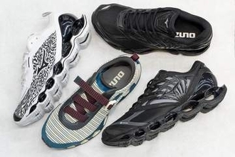 ソールが目を惹くミズノ「WAVE PROPHECY」　ゴアテックスやストラップも
