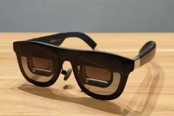 【いつモノコト】空間に画面が浮かぶ「XREAL One Pro」が手放せない