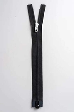 YKK、チェーンを左右に引っ張って服を脱げるファスナー小型モデル