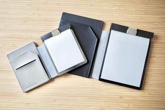 【文具知新】使いこなしが楽しいメモ帳「レザフェスU スライドメモパッド」