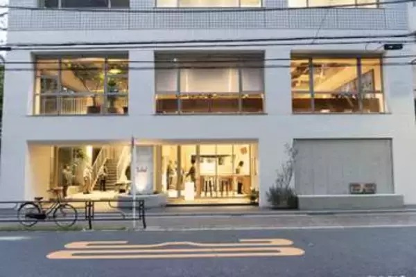 コクヨ、築28年のビルをリノベしたシェアオフィス「モヴ クラマエ」