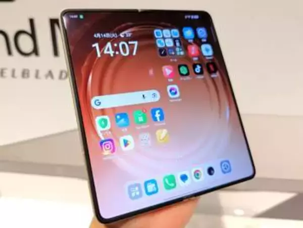OPPO、折り目のないフォルダブルスマホ「Find N6」　31.8万円