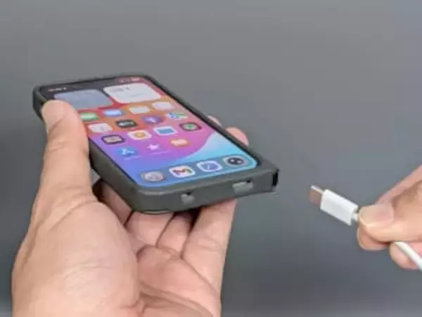 【いつモノコト】LightningのiPhoneを使い続けたい　保護ケース「iPh0n3」を数カ月使ってわかったこと