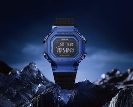 G-SHOCK、“ブルーサファイアクリスタル”で1000万円超えの特別モデル