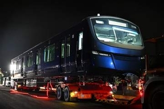 相鉄、新型車両「13000系」をGREEN×EXPOで実車展示　床下見学も