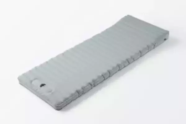無印、「空気でできたマットレス」　コンパクト収納・持ち運びも可能