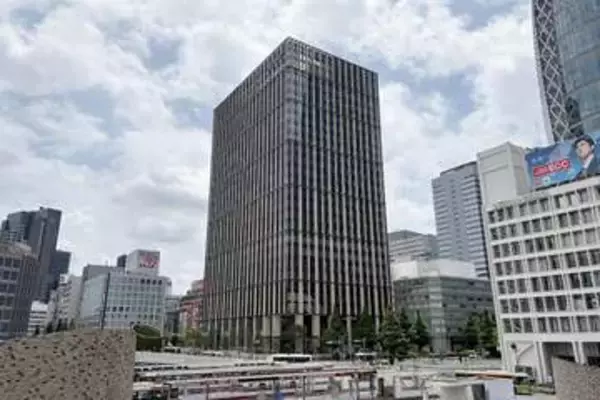 新宿駅西口の新たなシンボル 「明治安田新宿ビル」竣工