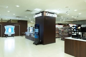 24時間365日ネットワーク保守の味方　KDDI新宿ビルに「Real×Tech LAWSON」