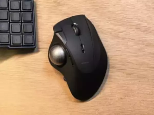 【いつモノコト】大画面モニターでもスムーズに移動! ベアリングトラックボール「IST PRO」が手放せない