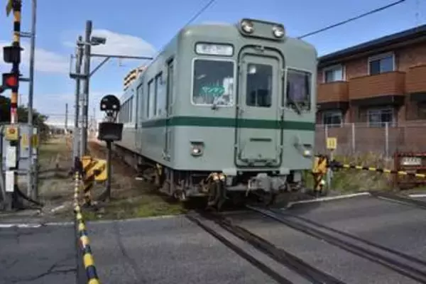 経営“崖っぷちライン”銚子電鉄全踏破　ぬれ煎餅やまずい棒が経営を支える