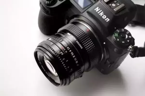 【いつモノコト】オールドレンズの“絞り”を記録できるマウントアダプター