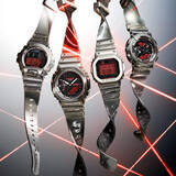 「G-SHOCK、シルバーメタリック+赤い液晶の定番4機種」の画像1
