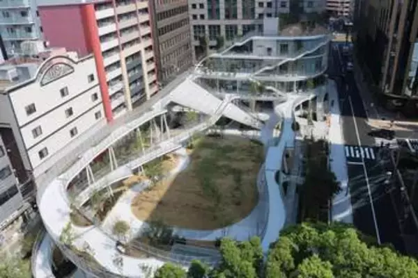 博多駅前「明治公園」に飲食店・スパ・立体園路　7日開園