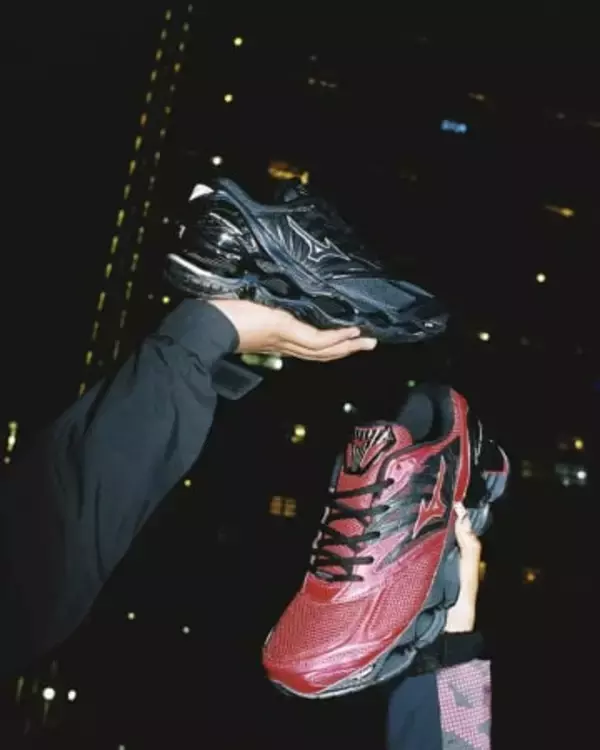 ミズノ、進化系ソールのライフスタイルシューズ「WAVE PROPHECY LS」新色