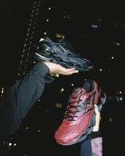 ミズノ、進化系ソールのライフスタイルシューズ「WAVE PROPHECY LS」新色