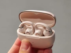 【いつモノコト】長時間の仕事でも耳がラク!　イヤーカフ型イヤフォン「Shokz OpenDots 2」を使い続ける理由