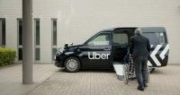 車いすのまま乗車できる「Uberアシスト」　乗降もサポートで追加料金なし