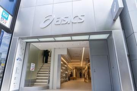 アシックスの新宿フラッグシップ店を見てきた　自分だけの1着を作れる