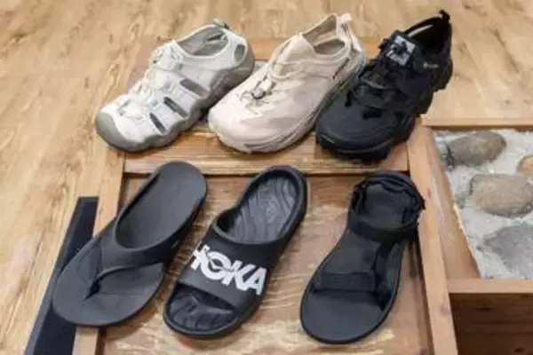 デザインも機能も多彩なサンダル　コロンビア・KEEN・Teva・HOKA・OOFOS