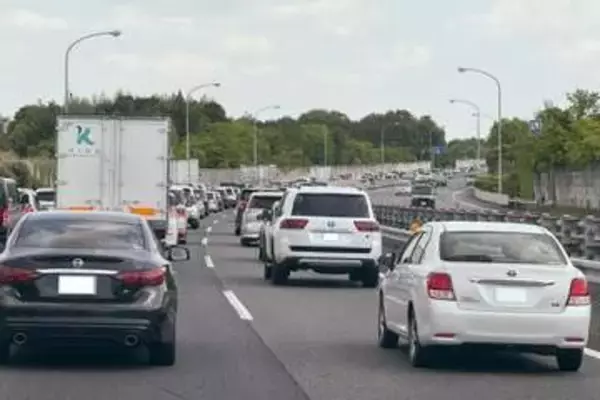 お盆Uターン渋滞は14・15日がピーク　上り最大40km、13日は下りも最大45km