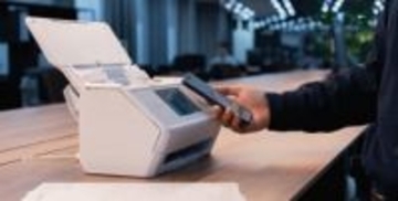 「ScanSnap iX2500」に、スマホをかざすだけで接続できる新機能「ScanSnap Go」提供、PFU
