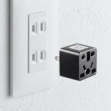 海外製品の電気プラグを日本向けに変換！ 主要8タイプに対応した変換アダプター、サンワサプライが発売