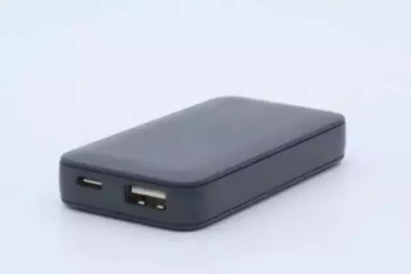 薄くてコンパクトながら高出力の「PD対応65W 薄型USBチャージャー」、ニトリが発売