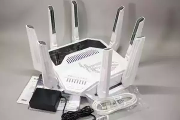 まさに「前代未聞のシロモノ」。Wi-Fiルーター+小型サーバーの2ｰinｰ1を実現したASUSの新型Wi-Fi 7ルーター「ROG Rapture GT-BE19000AI」【イニシャルB】