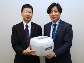 新型IoT炊飯器でエディオン×タイガー魔法瓶が仕掛けてきた。IoT家電の「普及への壁」打破へ協業、狙うのは親孝行市場　電気ポット、ステンレスボトルでもIoT計画？ エアコン連携のスマートロック新製品など、CEATECで詳細が明らかに