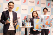 「ネスカフェ クーラー」新発売。フルーツ香る“新感覚”スティックコーヒー　ネスレ、需要が伸びているアイスコーヒー製品の展開を強化