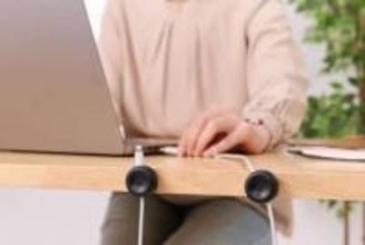 太めのケーブルも固定できるケーブルホルダー、エレコムが発売