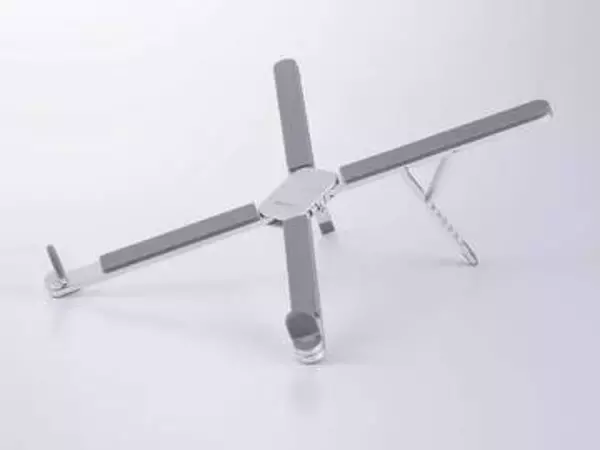 エレコム、手のひらサイズに折りたためる軽量PCスタンドを発売