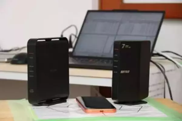 初公開！ 名古屋市内の住宅で行われるバッファローの「Wi-Fi 5 vs Wi-Fi 7」ルーター比較テストに密着！【イニシャルB】