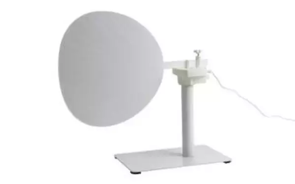 うちわの自然な風を楽しめるUSB接続の「電動うちわ」、サンコーが発売