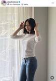 「母親は後藤久美子...エレナ・アレジ・後藤、ヘソ出しキャミソール×スウェットで　レベチの透明感に衝撃」の画像1