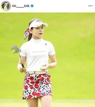 女子ゴルフの吉田鈴、パフェを前にニッコリ笑顔　「可愛いすぎる」「透明感やばい！」ウェア姿と雰囲気変わって
