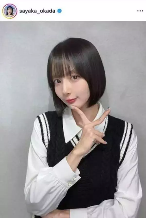 「役満ボディー」岡田紗佳、真っ赤なタイトスカート×ヒールで神スタイル　「可愛すぎます！！！」「おかぴー完璧！」